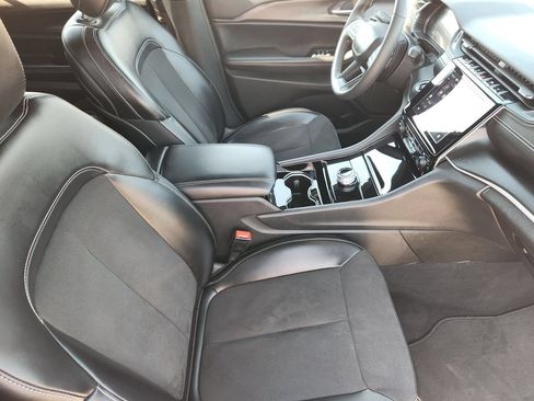 Used 2023 Jeep Grand Cherokee L Laredo AWD/4WD image 24
