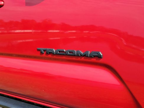 Used 2021 Toyota Tacoma SR5 RWD image 14