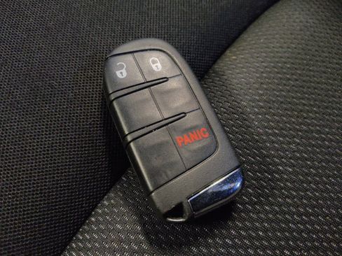 Used 2021 Jeep Renegade Sport image 32