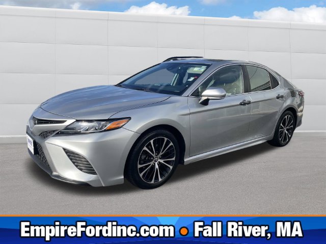 Used 2020 Toyota Camry SE w/ Convenience Package FWD image 1