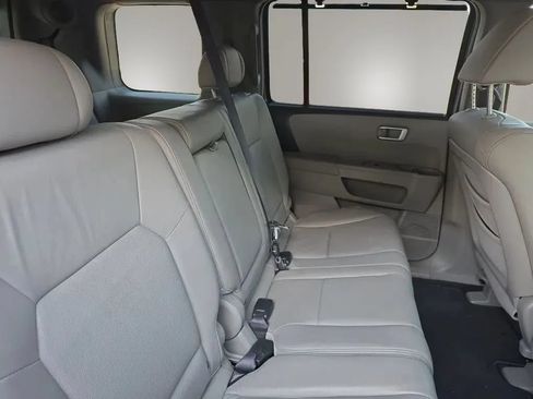Used 2010 Honda Pilot Touring image 29