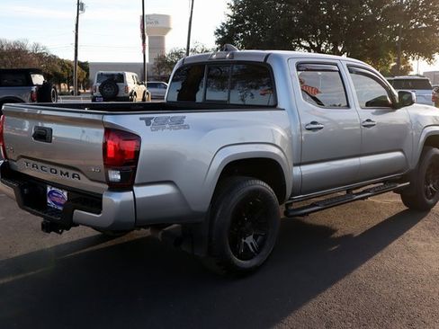 Used 2022 Toyota Tacoma TRD Off-Road image 12