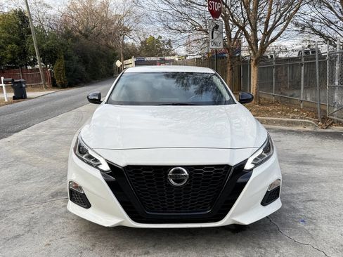 Used 2020 Nissan Altima 2.5 SR image 2