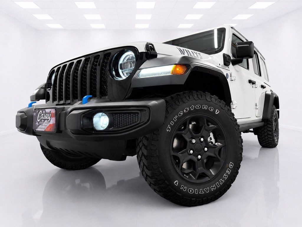 Used 2023 Jeep Wrangler Unlimited w/ Sun & Screen Package AWD/4WD image 7