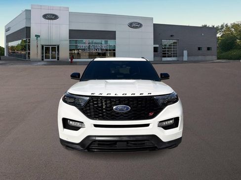Used 2024 Ford Explorer ST w/ Equipment Group 401A AWD/4WD image 3