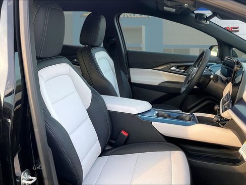 New 2026 Chevrolet Equinox EV LT FWD image 11