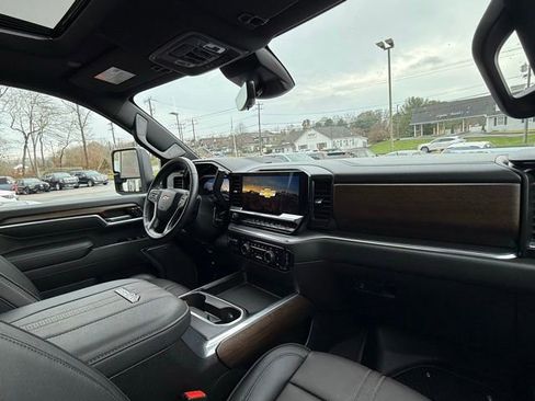 Used 2025 Chevrolet Silverado 2500 High Country w/ Technology Package image 25