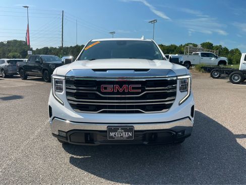 Used 2025 GMC Sierra 1500 SLT AWD/4WD image 2