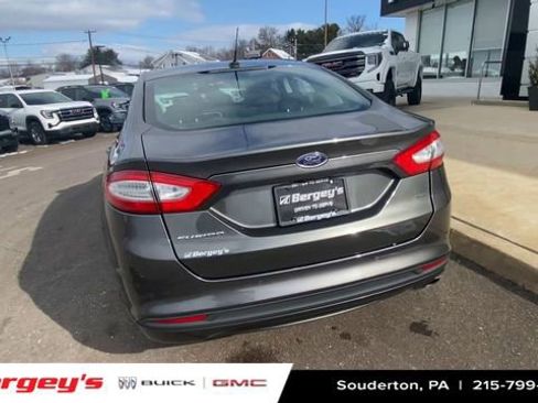 Used 2016 Ford Fusion SE image 9