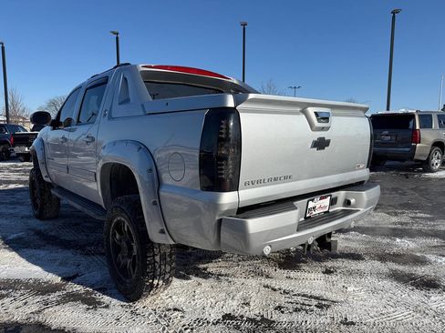 Used 2013 Chevrolet Avalanche LT image 5