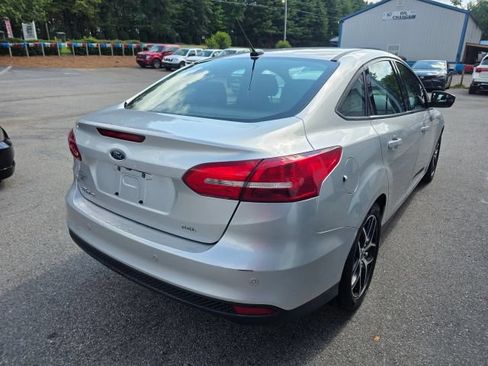 Used 2018 Ford Focus SEL FWD image 5