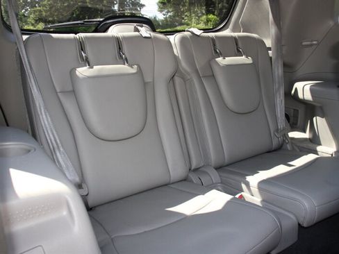 Used 2013 Toyota Highlander Limited AWD/4WD image 19
