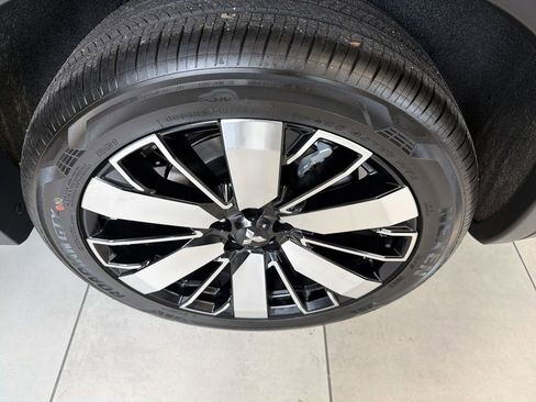 New 2026 Mitsubishi Outlander SE image 13