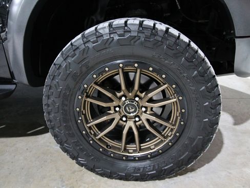 Used 2014 Ford F150 Raptor w/ Equipment Group 801A Luxury AWD/4WD image 16