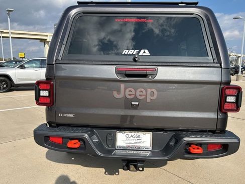 Used 2024 Jeep Gladiator Mojave w/ Convenience Group image 7