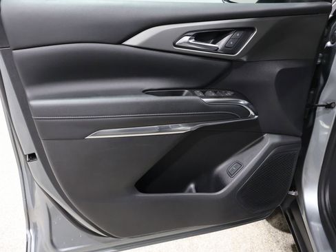 Used 2024 Chevrolet Traverse LT image 13