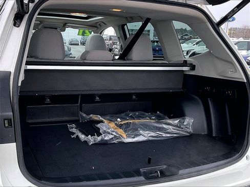 Used 2021 Subaru Forester Premium image 35