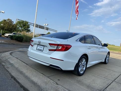 Used 2019 Honda Accord LX image 11