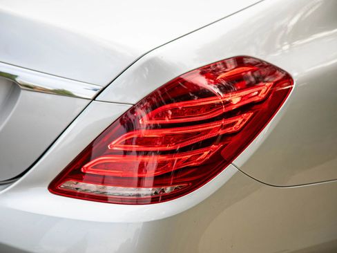 Used 2015 Mercedes-Benz S 550 Sedan image 9