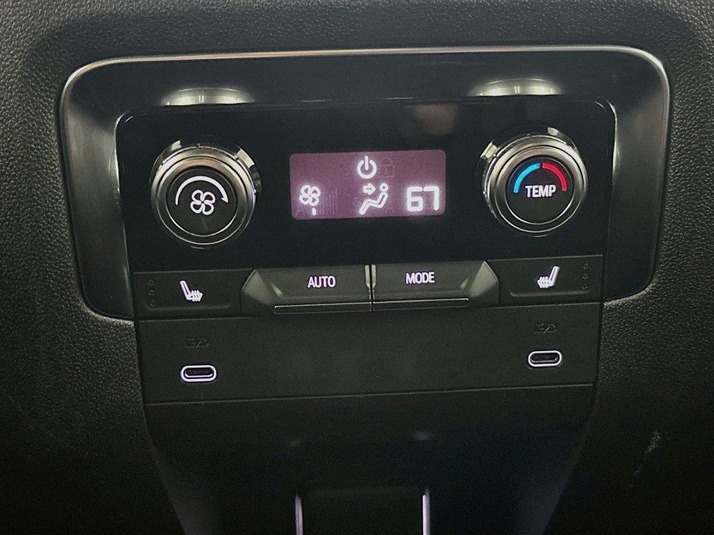 Used 2025 GMC Yukon Elevation AWD/4WD image 29