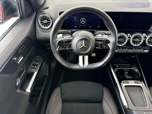 Used 2024 Mercedes-Benz GLB 250 image 10