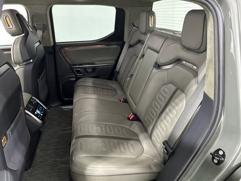 Used 2022 Rivian R1T Launch Edition image 21