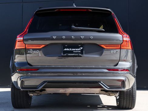 Used 2024 Volvo XC60 B5 Ultimate w/ Protection Package Premier AWD/4WD image 7