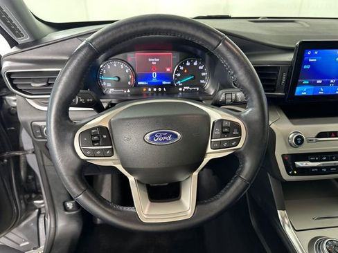 Used 2022 Ford Explorer XLT w/ Equipment Group 202A image 14