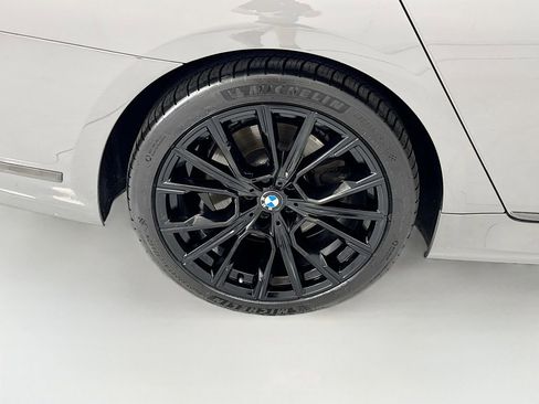 Used 2022 BMW 740i w/ M Sport Package RWD image 32