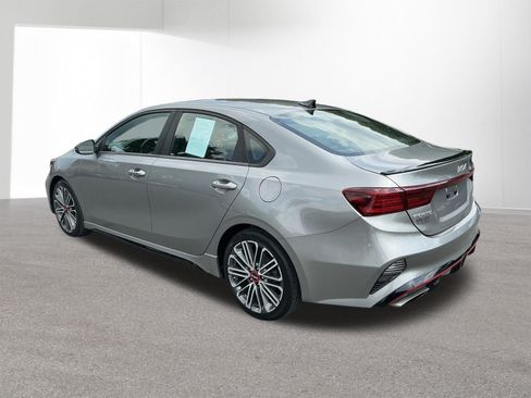 Used 2022 Kia Forte GT w/ GT Technology Package FWD image 5
