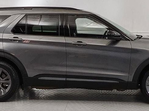 Certified 2024 Ford Explorer XLT w/ Equipment Group 202A RWD image 2