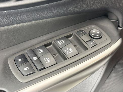 Used 2022 Jeep Cherokee Latitude Lux w/ Sun & Sound Group AWD/4WD image 27