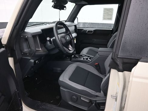 New 2025 Ford Bronco Big Bend image 9