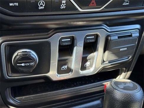 Used 2021 Jeep Wrangler Sport S image 26