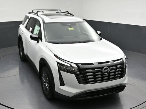 New 2026 Nissan Pathfinder SV w/ SV Premium Package AWD/4WD image 26
