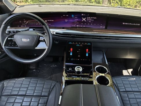 Used 2025 Cadillac Escalade Sport Platinum AWD/4WD image 26