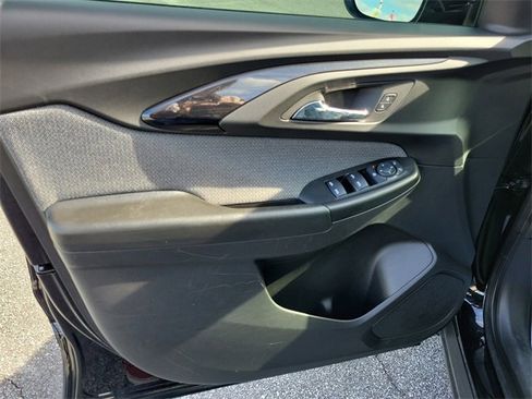 Used 2023 Chevrolet TrailBlazer LT w/ Convenience Package image 16