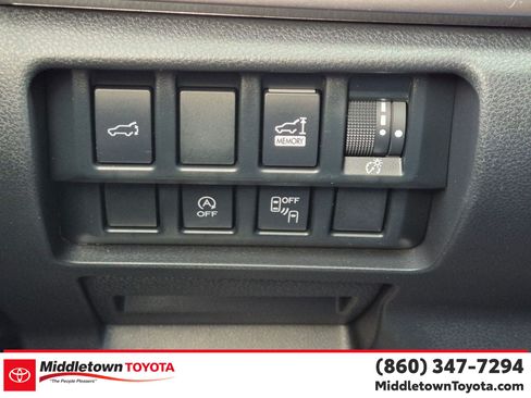 Used 2020 Subaru Forester Premium AWD/4WD image 18