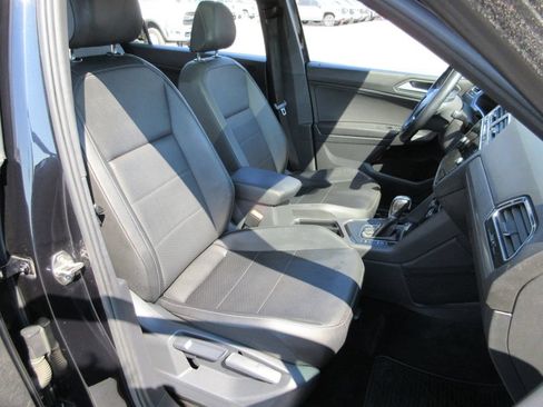 Used 2019 Volkswagen Tiguan SEL Premium R-Line FWD image 24