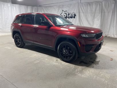 Used 2025 Jeep Grand Cherokee Altitude