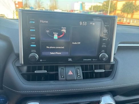 Used 2021 Toyota RAV4 XLE Premium image 11