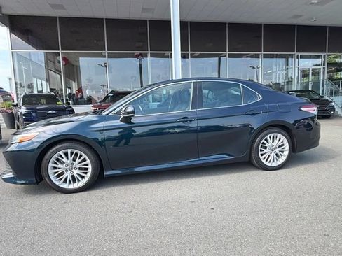 Used 2020 Toyota Camry XLE FWD image 4
