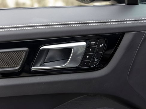 Certified 2023 Porsche Cayenne Turbo GT AWD/4WD image 24