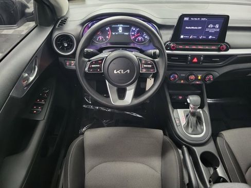Used 2022 Kia Forte LXS w/ LXS Technology Package image 11
