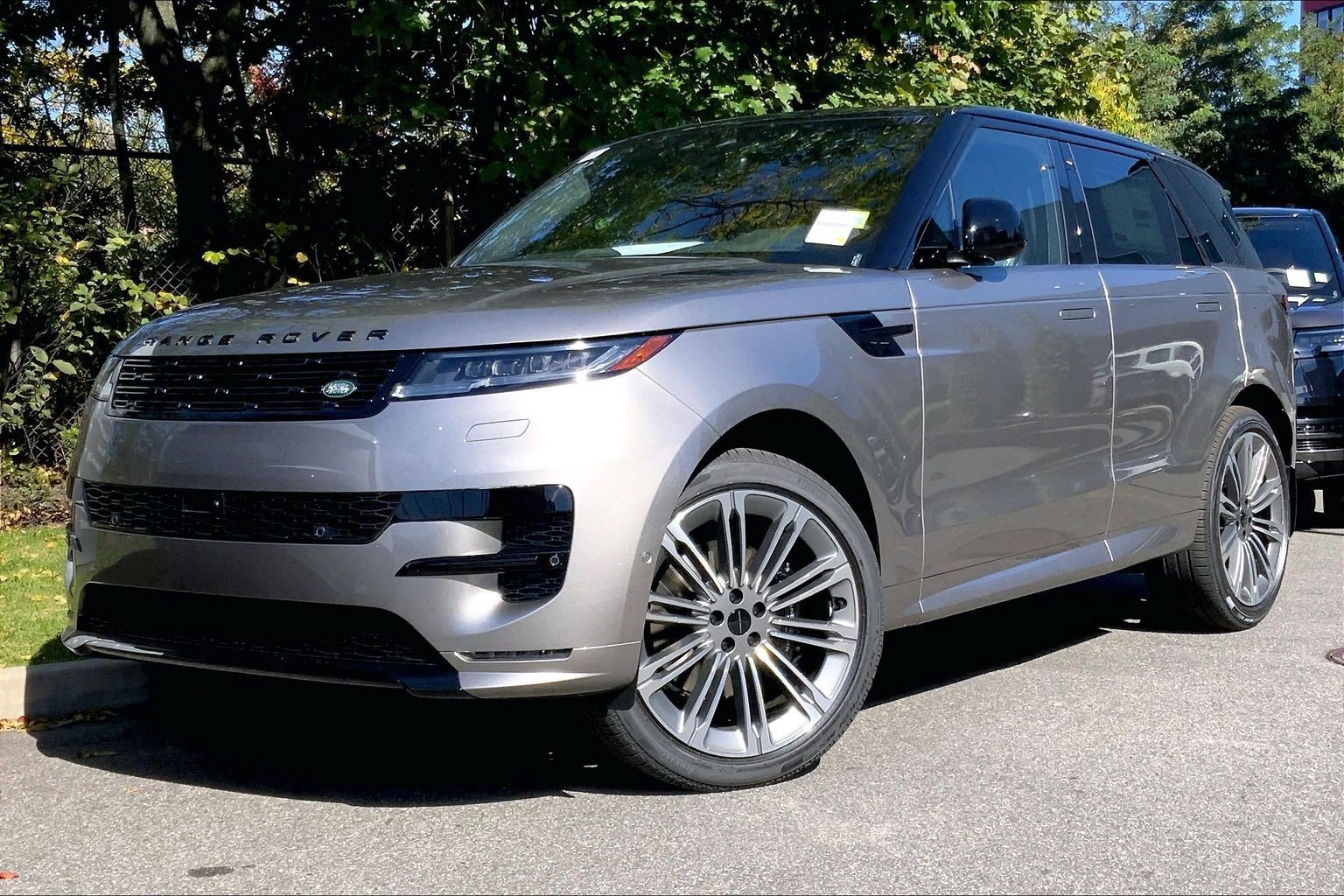 New 2027 Land Rover Range Rover Sport Dynamic SE AWD/4WD image 1
