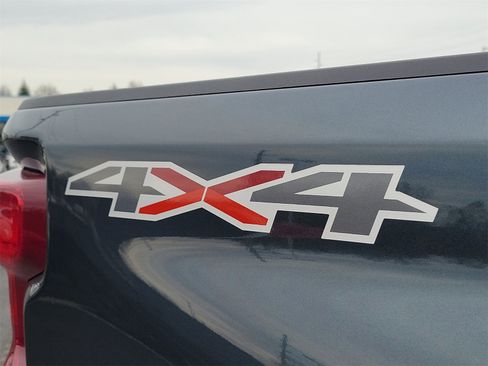 Used 2020 Chevrolet Silverado 2500 Custom w/ Custom Value Package image 8