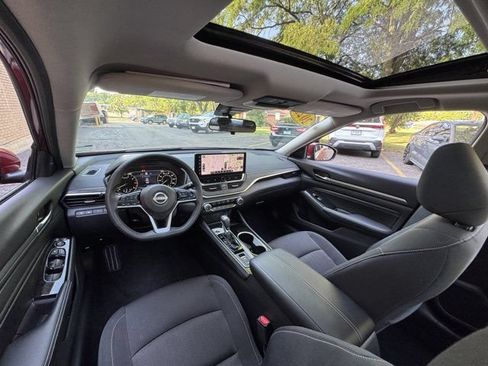 Used 2023 Nissan Altima 2.5 SV w/ SV Premium Package FWD image 25