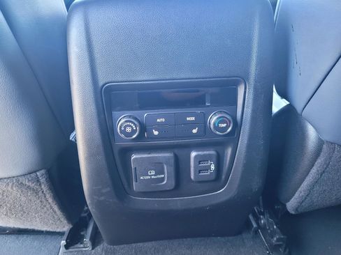 Used 2024 Buick Enclave Premium image 10