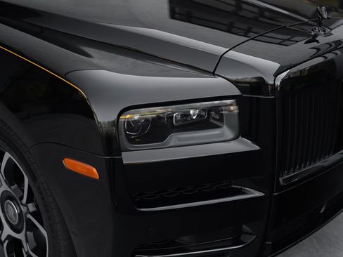 Used 2023 Rolls-Royce Cullinan Black Badge w/ Leather Finishing Pack AWD/4WD image 4