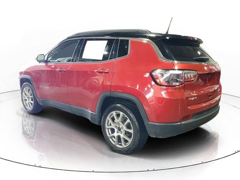 Used 2025 Jeep Compass Limited AWD/4WD image 3